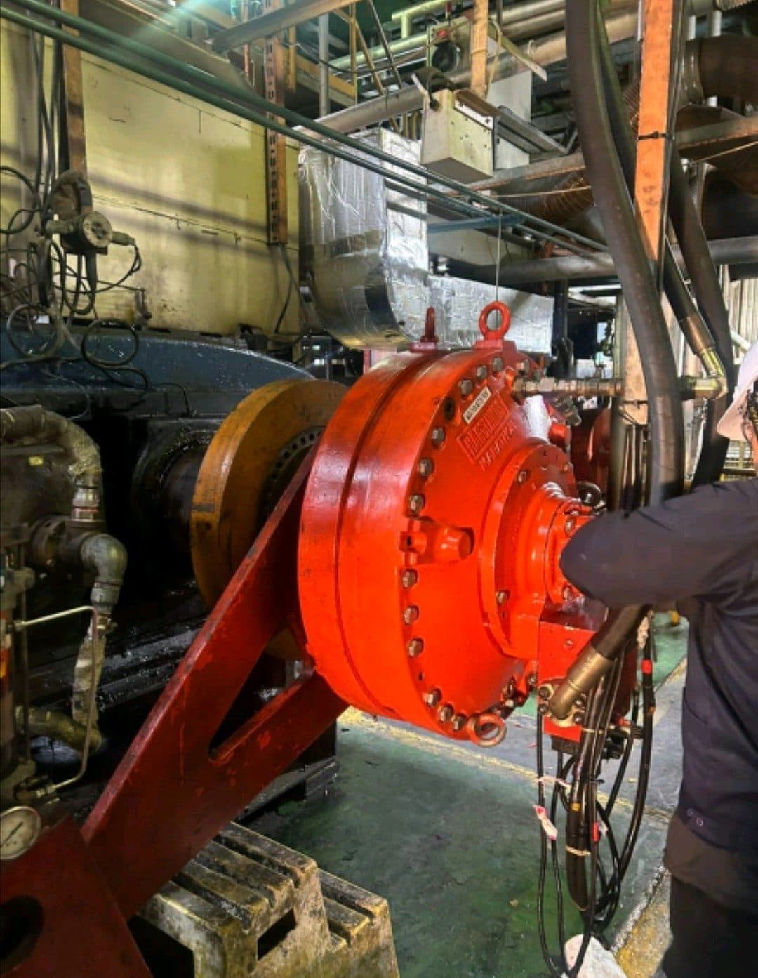 Fitting a radial piston motor