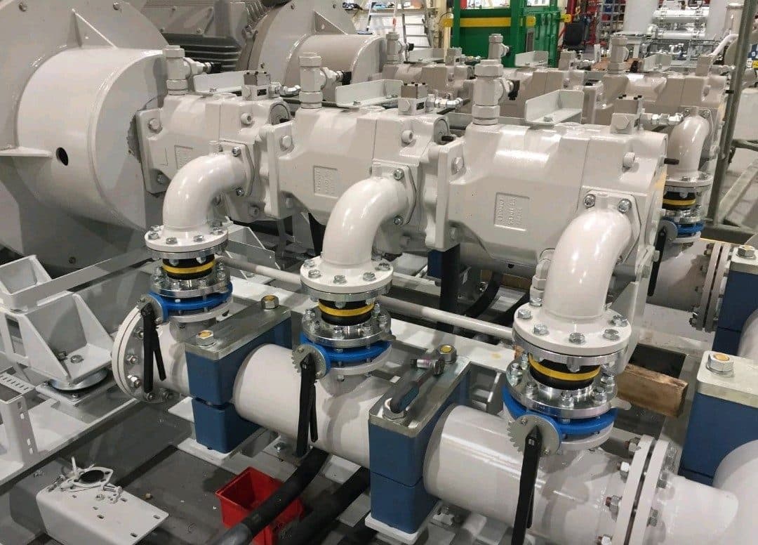 Hydraulic steering & manoeuvring systems