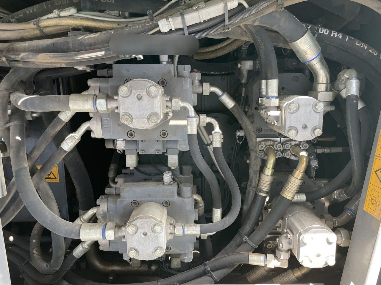 Paver control valve bank