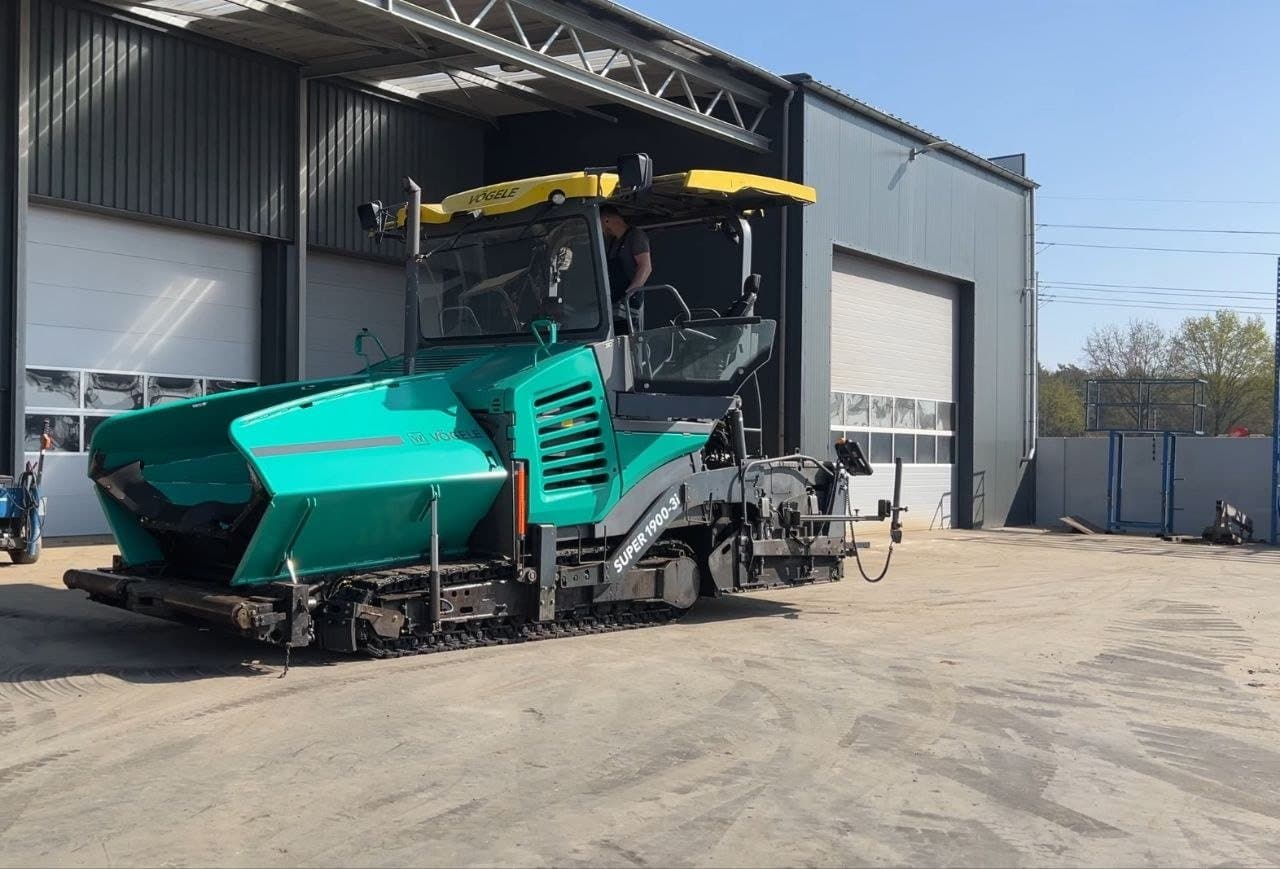 Vögele Super 1900-3 asphalt paver